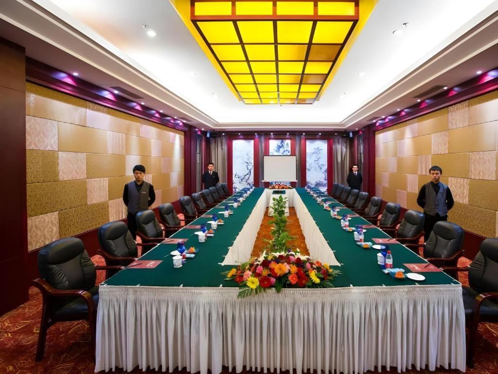 フェイチェン ブロッサム ホテル Feicheng エクステリア 写真